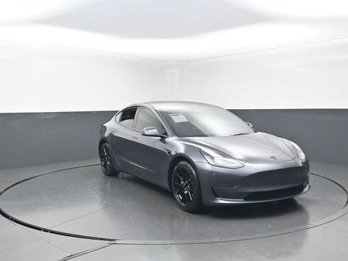 Used 2023 Tesla Model 3 Standard Range RWD image 8