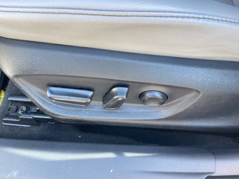 Used 2022 Toyota Camry XSE FWD image 9