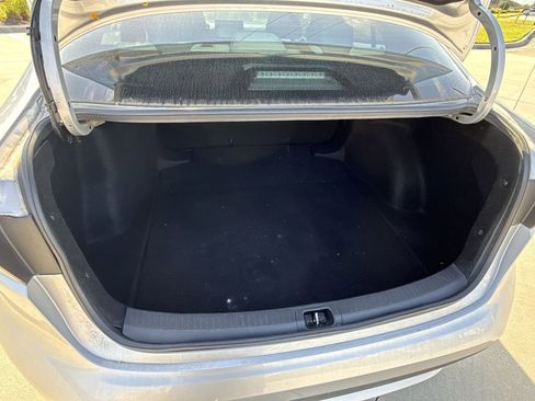 Used 2022 Toyota Corolla LE image 13