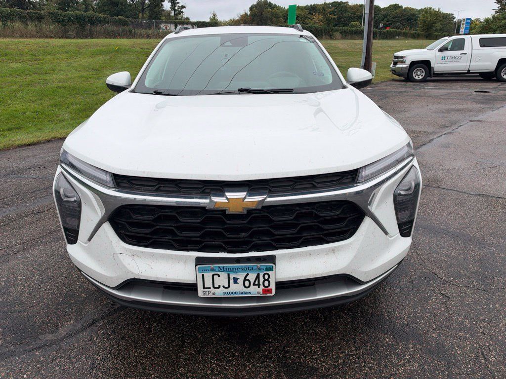 Used 2024 Chevrolet Trax LT w/ Driver Confidence Package FWD image 13