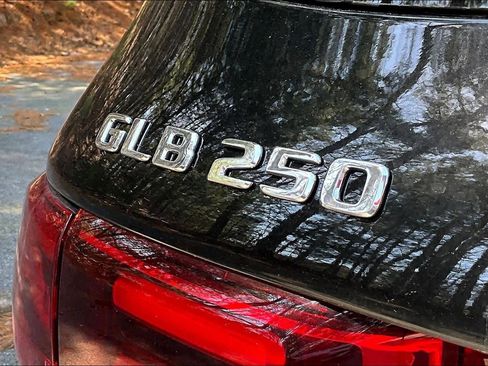 New 2026 Mercedes-Benz GLB 250 4MATIC image 7