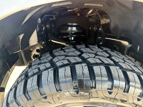 Used 2015 Ford F150 Lariat image 15