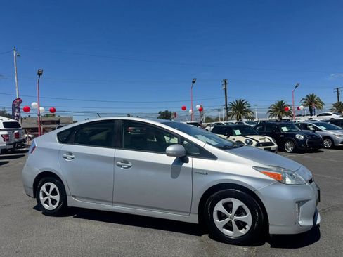 Used 2015 Toyota Prius Two FWD image 12