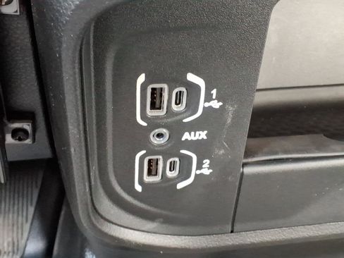 Used 2024 RAM 2500 Tradesman w/ Chrome Appearance Group image 13