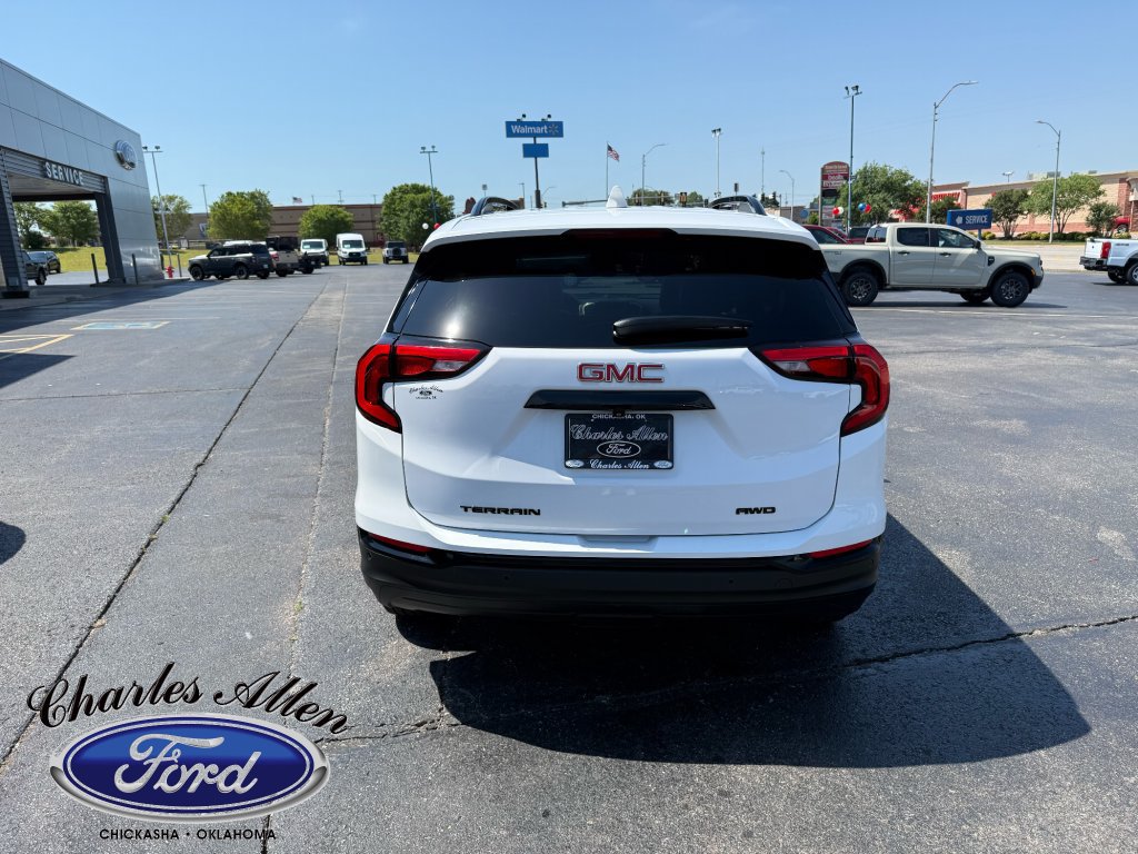 Used 2021 GMC Terrain SLT w/ Infotainment Package II AWD/4WD image 4
