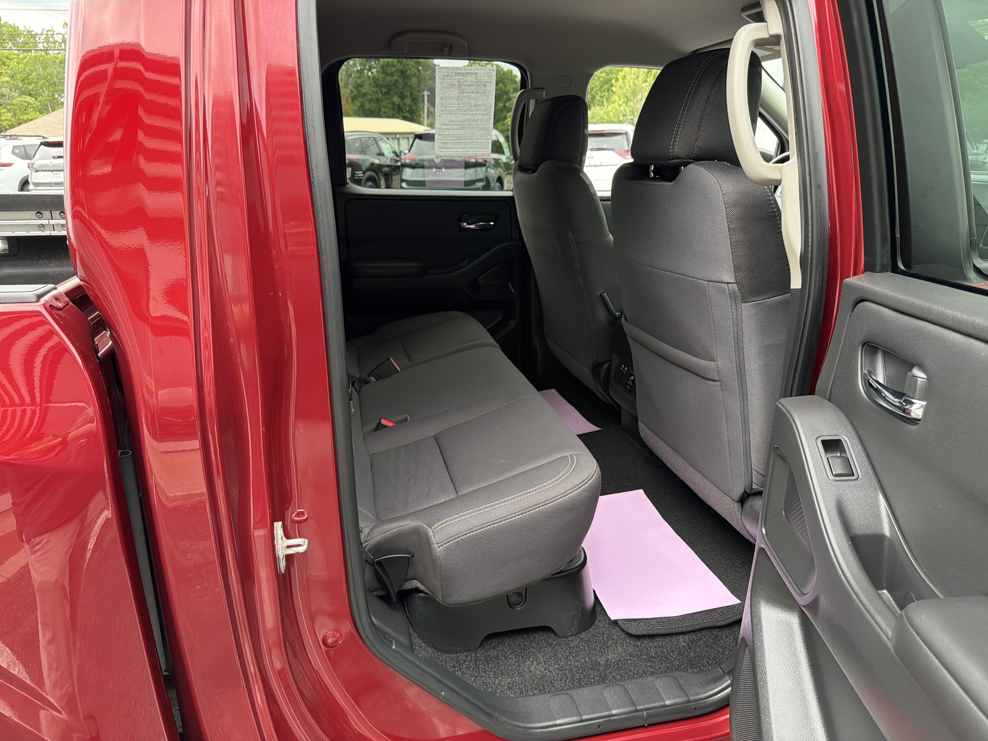 Used 2024 Nissan Frontier SV w/ SV Convenience Package AWD/4WD image 9