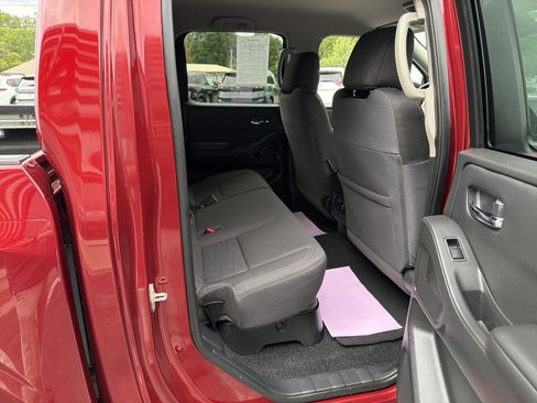 Used 2024 Nissan Frontier SV w/ SV Convenience Package AWD/4WD image 9
