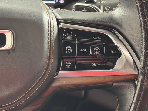 Used 2021 Jeep Grand Cherokee L Summit w/ Advanced Protech Group IV AWD/4WD image 12