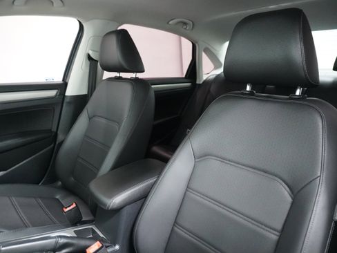 Used 2022 Volkswagen Passat 2.0T SE image 10