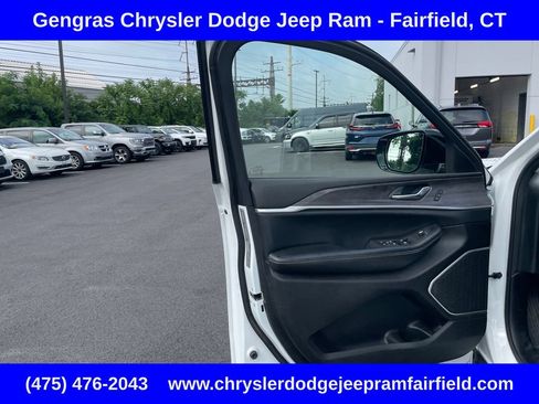 Certified 2023 Jeep Grand Cherokee Limited w/ Luxury Tech Group II AWD/4WD image 42