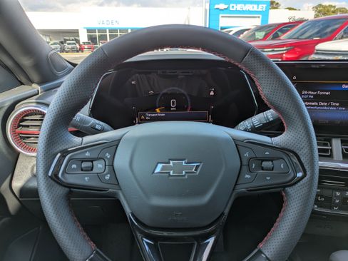 New 2025 Chevrolet Trax RS w/ Sunroof Package image 19
