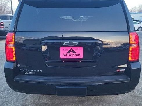 Used 2019 Chevrolet Suburban LT image 25