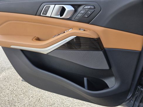 Used 2024 BMW X7 xDrive40i w/ Executive Package image 27