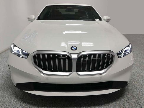 New 2026 BMW 530i image 2