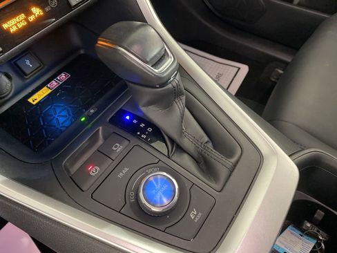 Used 2022 Toyota RAV4 XSE image 20