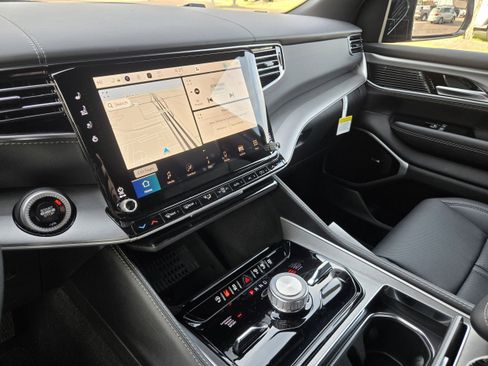 New 2026 Jeep Grand Wagoneer Limited image 15