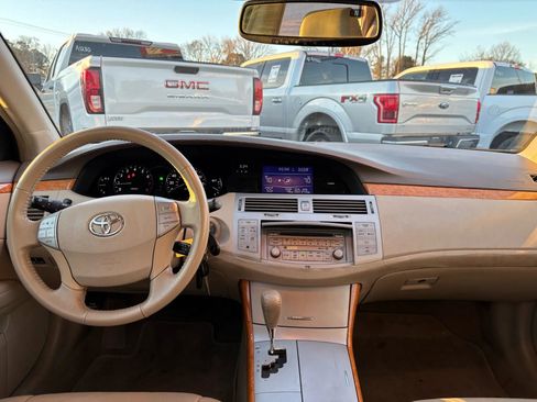 Used 2005 Toyota Avalon XL image 16
