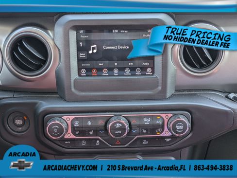 Used 2022 Jeep Gladiator Sport AWD/4WD image 17