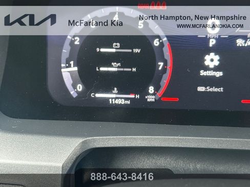 Used 2025 Toyota Tacoma TRD Sport w/ TRD Sport Upgrade Package AWD/4WD image 17