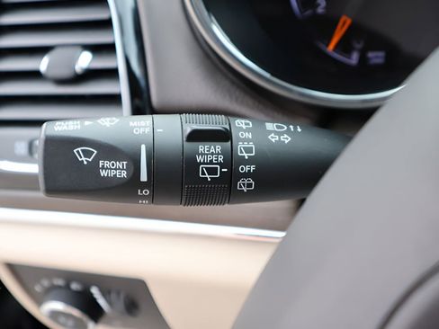 Used 2020 Jeep Grand Cherokee Overland image 31