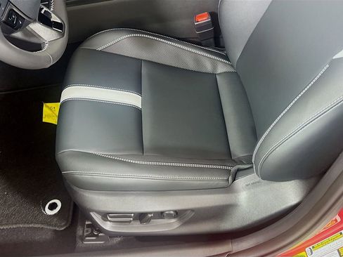 Used 2025 Toyota Camry SE image 20