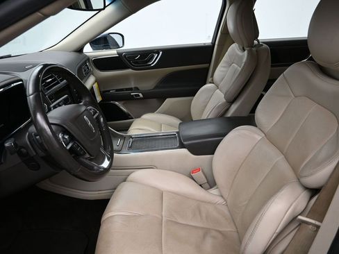 Used 2017 Lincoln Continental Select w/ Climate Package image 24