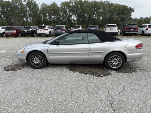 Used 2006 Chrysler Sebring Touring FWD image 6