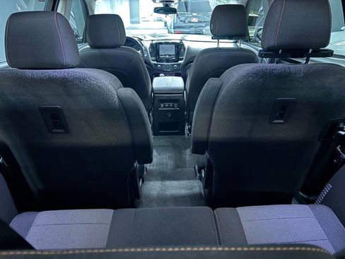 Used 2019 Chevrolet Traverse LT image 34