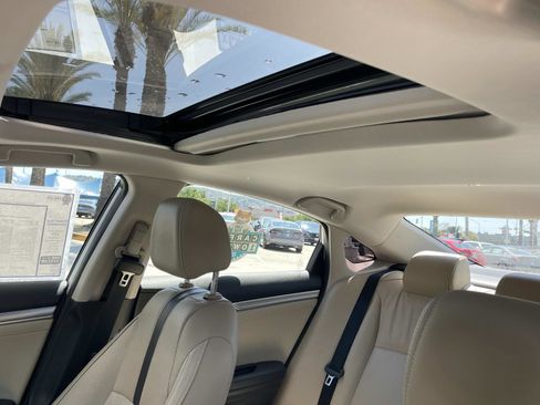 Used 2016 Honda Civic Touring image 2