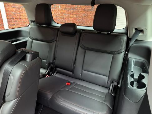 Certified 2025 Ford Expedition Active AWD/4WD image 29
