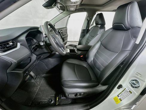 Used 2025 Toyota RAV4 XLE Premium AWD/4WD image 15
