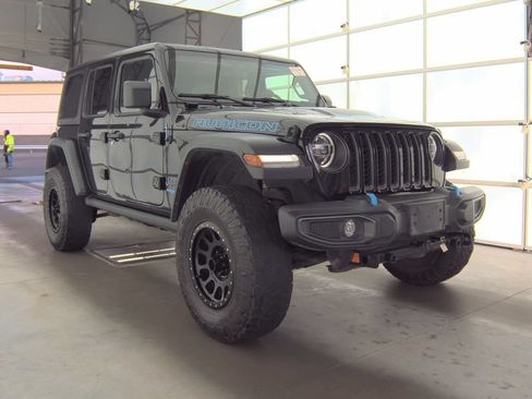 Used 2022 Jeep Wrangler Unlimited Rubicon 4xe AWD/4WD image 3