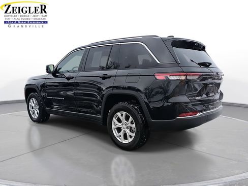 Certified 2023 Jeep Grand Cherokee Limited w/ Luxury Tech Group II image 7