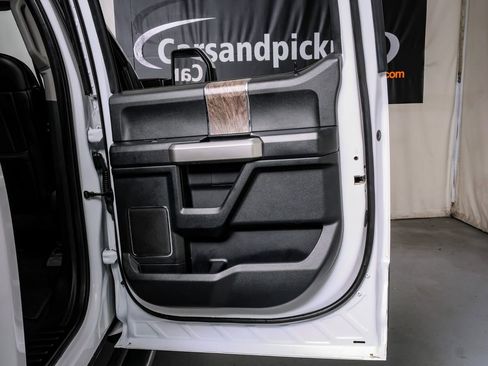 Used 2019 Ford F250 Lariat w/ Lariat Value Package image 36