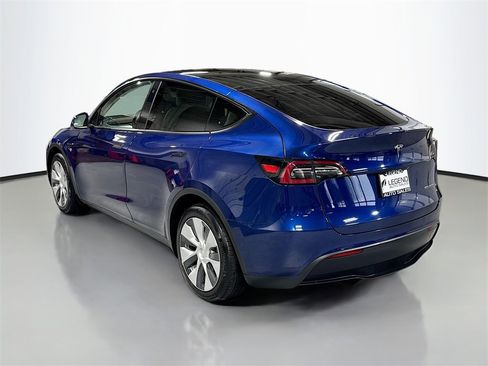 Used 2020 Tesla Model Y Long Range image 9