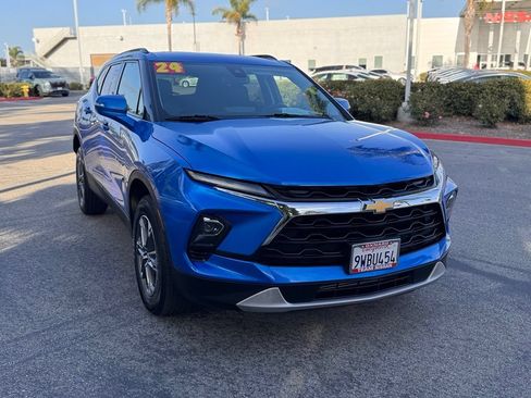 Used 2024 Chevrolet Blazer LT FWD image 2