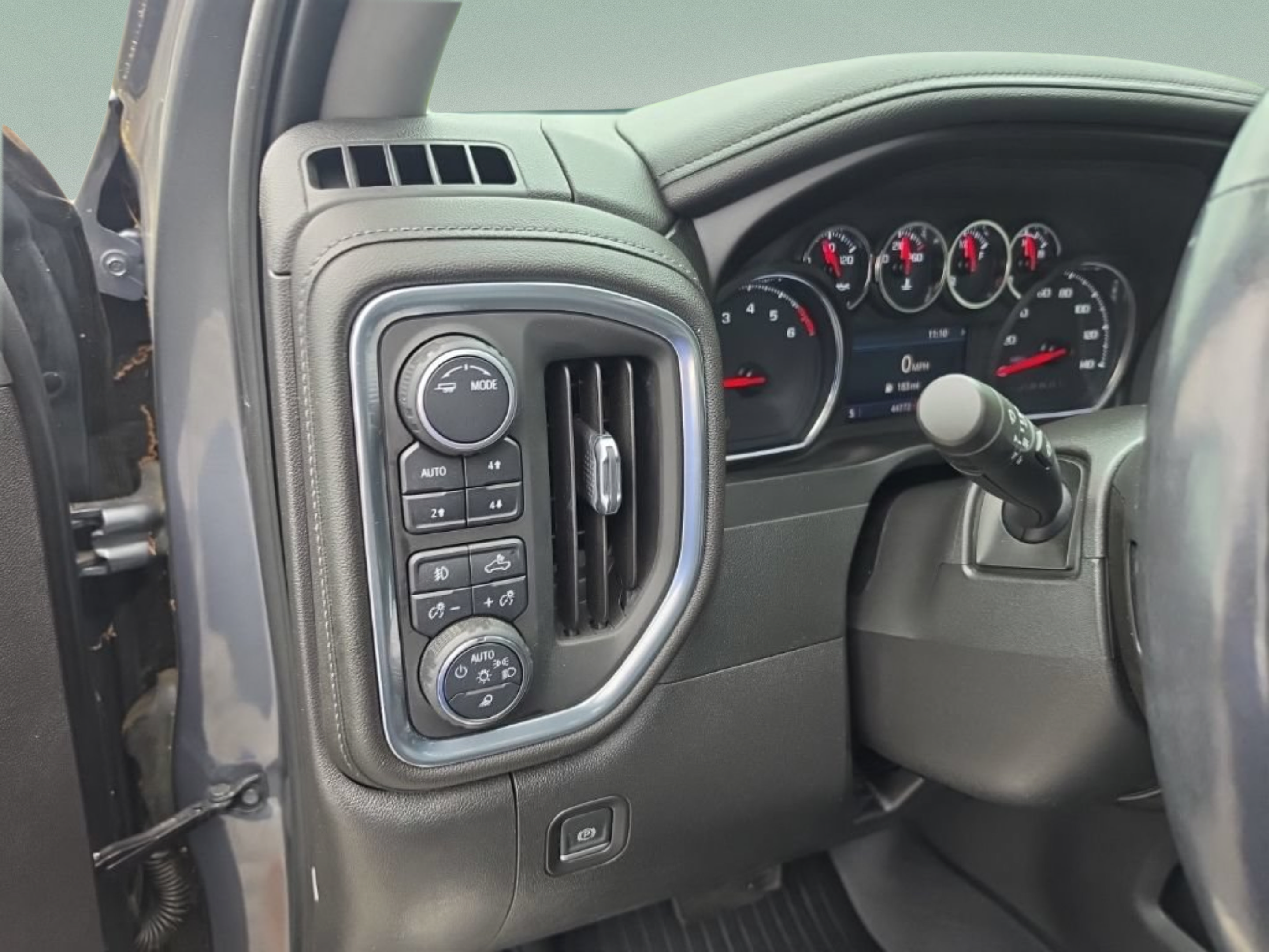 Used 2021 Chevrolet Silverado 1500 LTZ AWD/4WD image 18