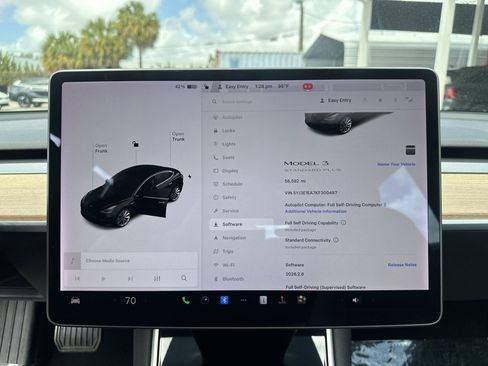 Used 2019 Tesla Model 3 Standard Range Plus image 10
