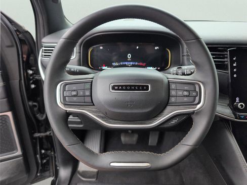 Used 2024 Jeep Wagoneer L Series II RWD image 22