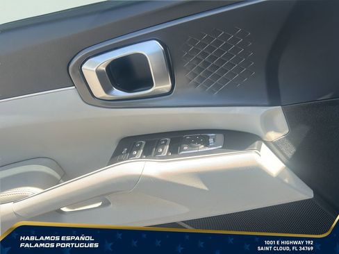 Used 2025 Kia Sorento EX w/ Panoramic Sunroof Package AWD/4WD image 11