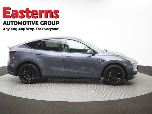 Used 2022 Tesla Model Y Long Range AWD/4WD image 40