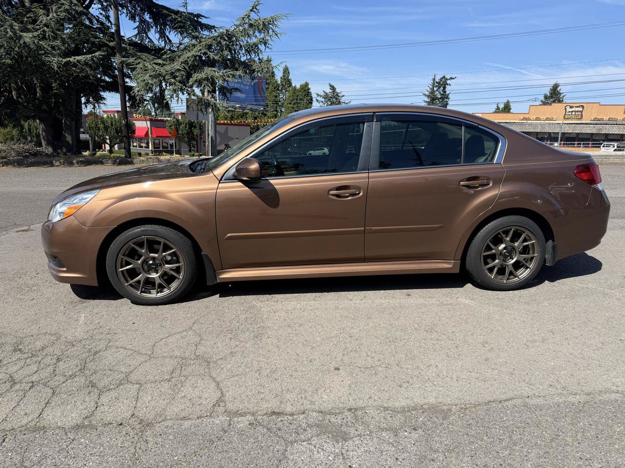 Used 2011 Subaru Legacy 2.5i Limited AWD/4WD image 2