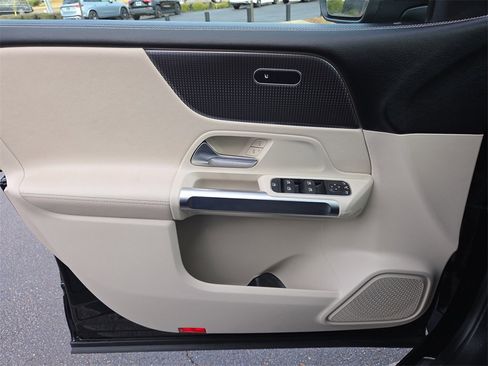 Certified 2022 Mercedes-Benz GLB 250 GLB 250 image 20