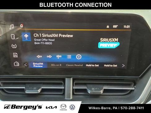 Used 2024 Chevrolet Trax LT w/ LT Convenience Package FWD image 18