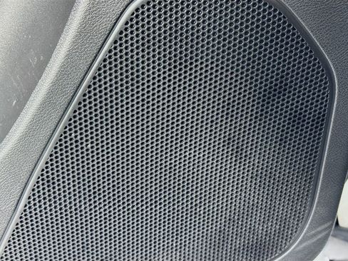 Used 2020 Jeep Cherokee Limited image 22