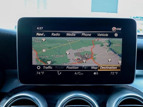 Used 2018 Mercedes-Benz GLC 300 4MATIC image 7