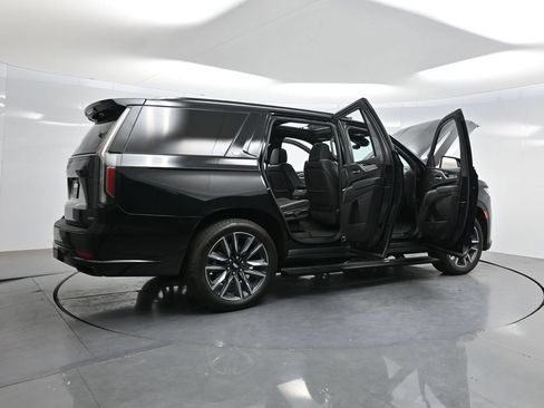 Used 2024 Cadillac Escalade Sport w/ Touring Package AWD/4WD image 4