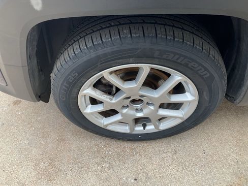 Used 2021 Jeep Renegade Latitude image 26