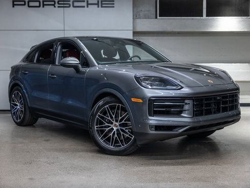 Certified 2025 Porsche Cayenne Coupe image 10