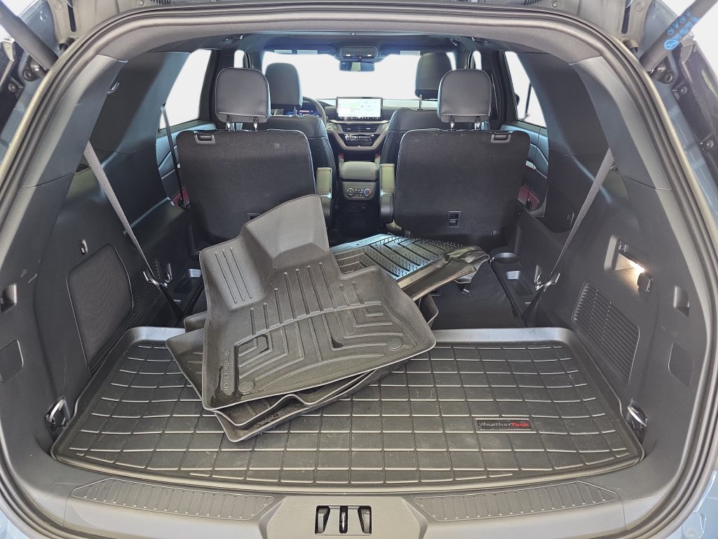 Used 2025 Ford Explorer ST-Line w/ Premium Package AWD/4WD image 12